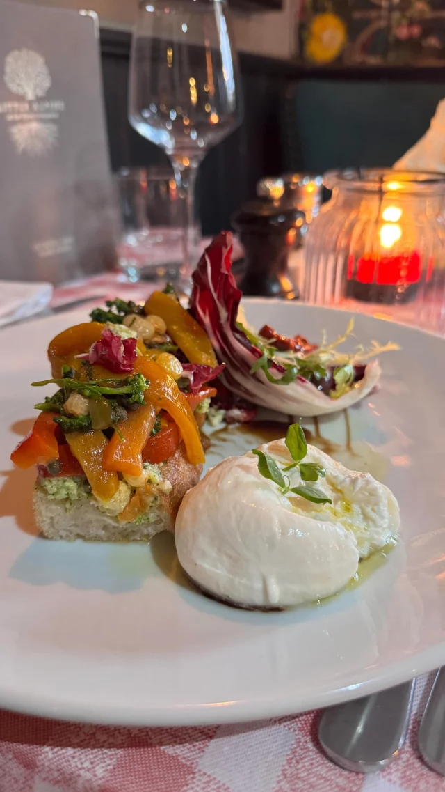 “Warning: May cause serious cravings.

#FoodieVibes #InstaEats #CraveWorthy #foodsocialmedia #restaurantsocialmedia #hertfordshirebusiness #hertfordshirebusiness #socialmediastrategy #hertfordshirelife #smashsociallondon #hertfordshiresocialmedia #londonsocialmedia #hertfordshiremums #socialmedia #contentcreation